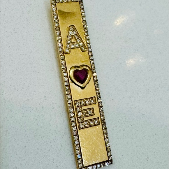 ALEV Jewelry Pendant Gold Bar Pendant with Heart and Initials A & E - Picture 1 of 2